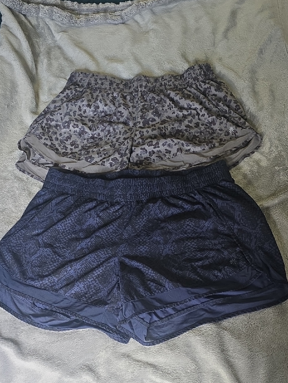 Athleta 4" Mesh Racer Run Shorts